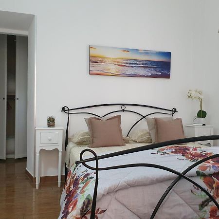 Guest House Al Mare Чивитавекия Екстериор снимка