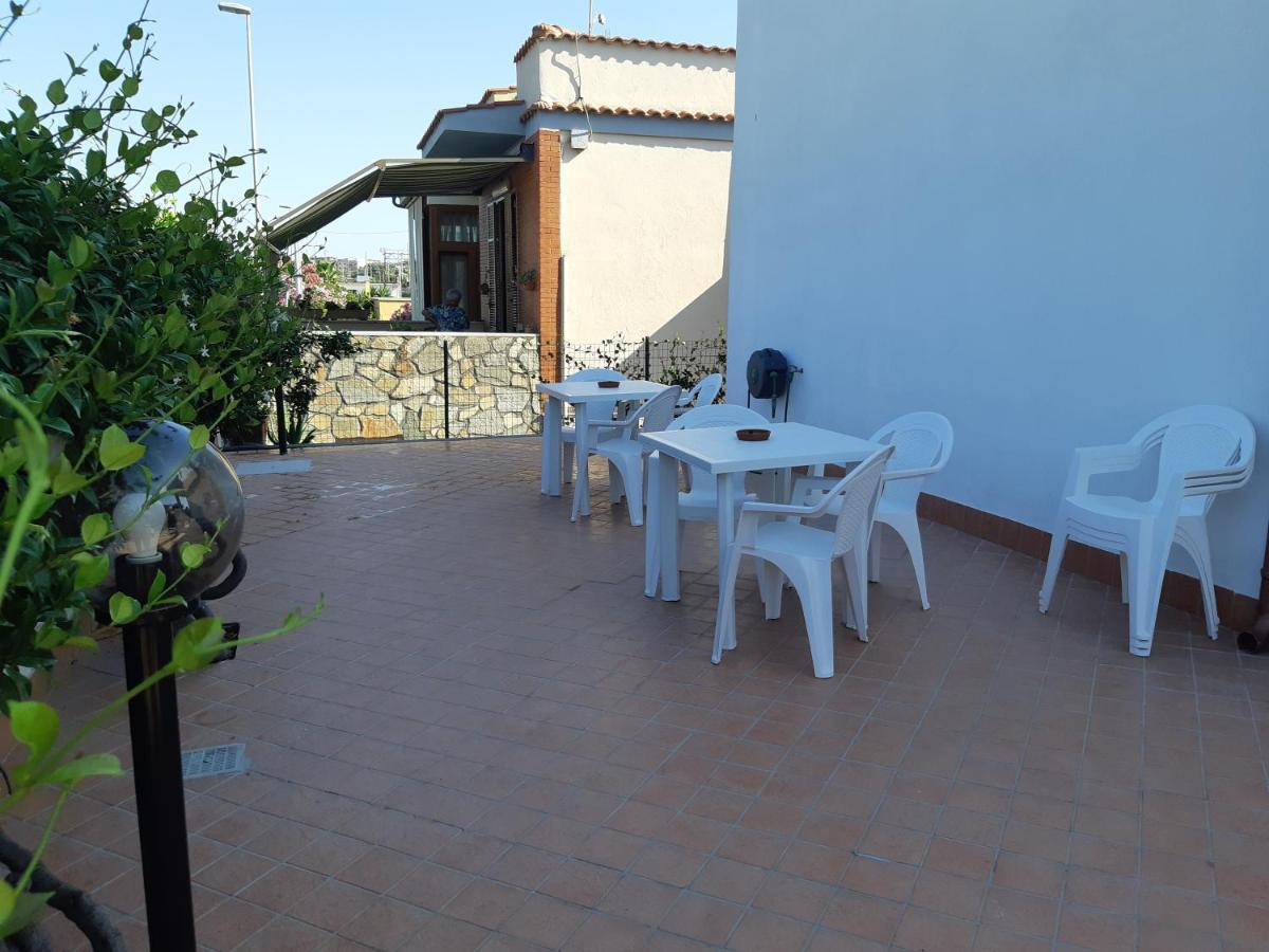 Guest House Al Mare Чивитавекия Екстериор снимка