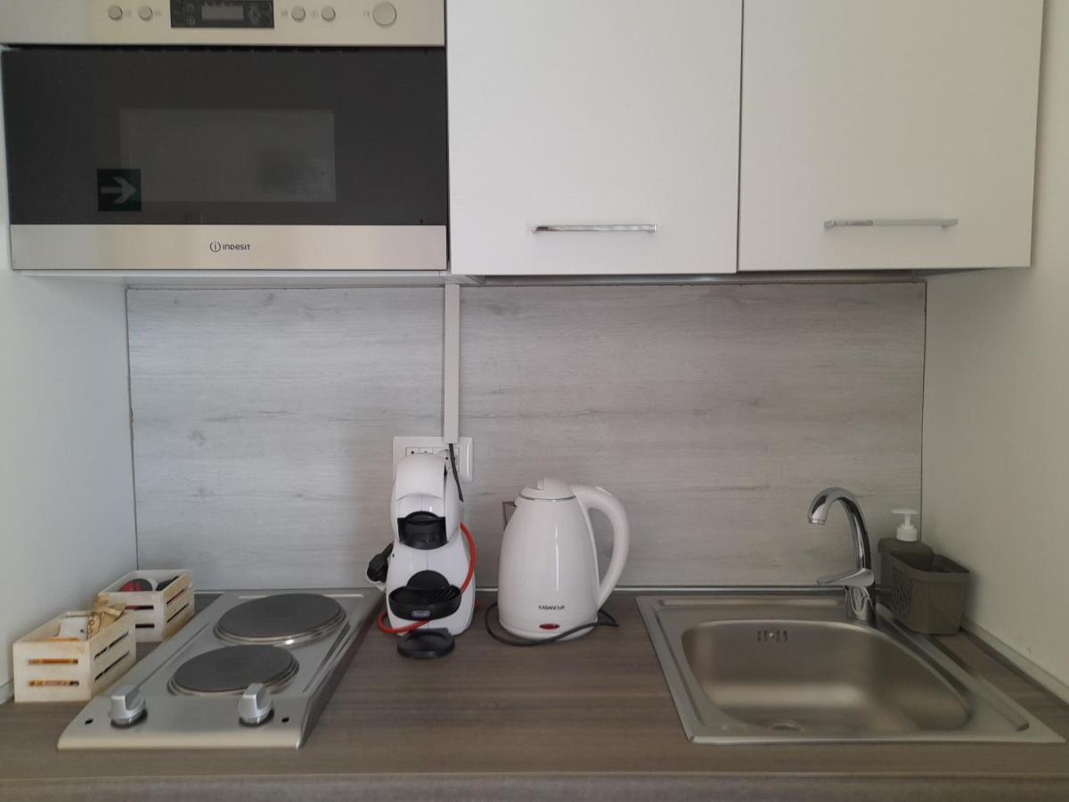 Guest House Al Mare Чивитавекия Екстериор снимка