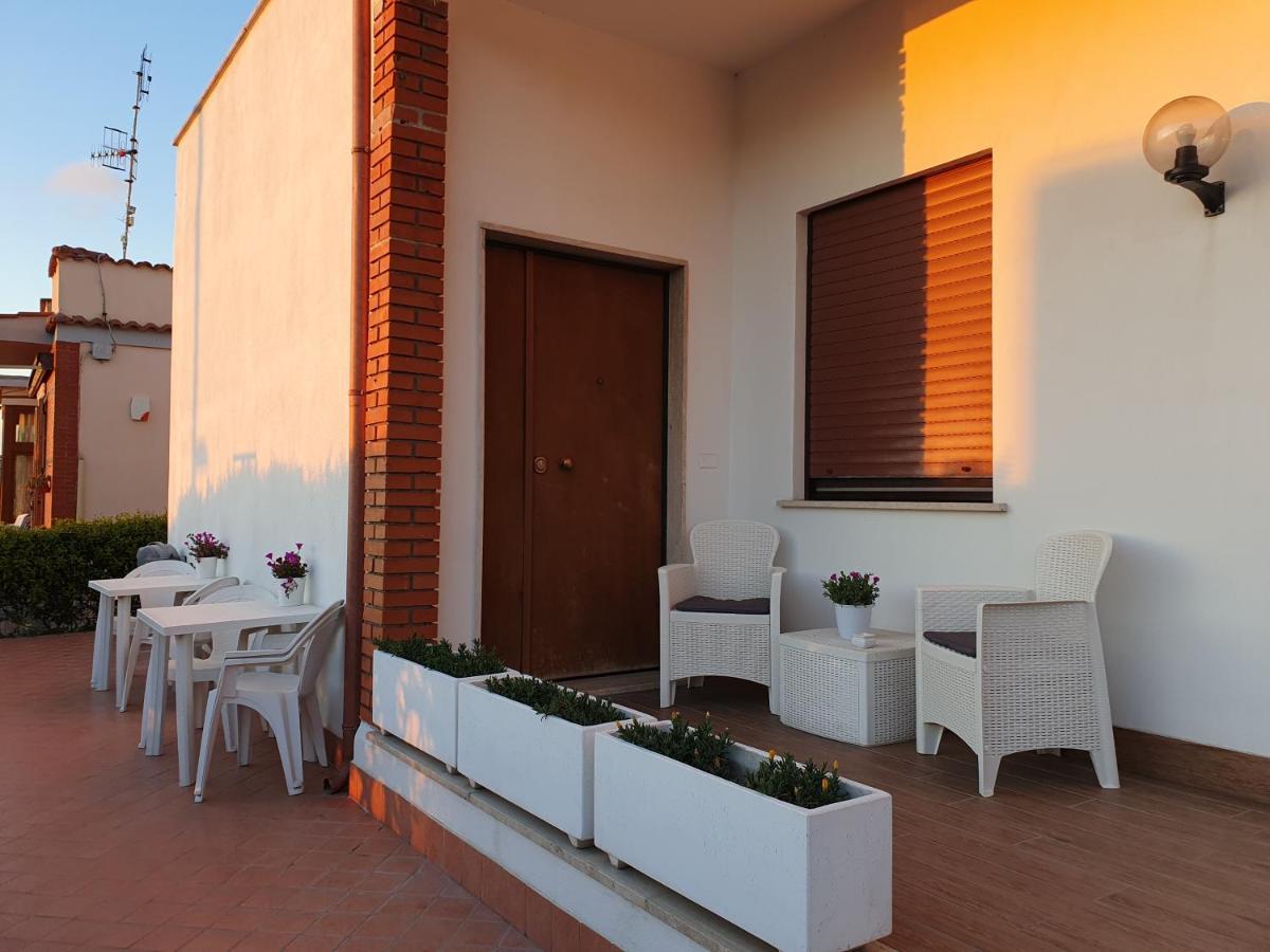Guest House Al Mare Чивитавекия Екстериор снимка