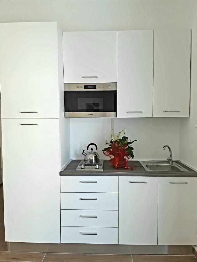 Guest House Al Mare Чивитавекия Екстериор снимка