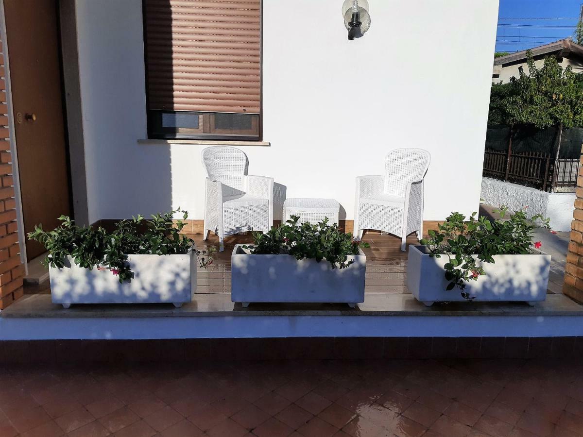 Guest House Al Mare Чивитавекия Екстериор снимка