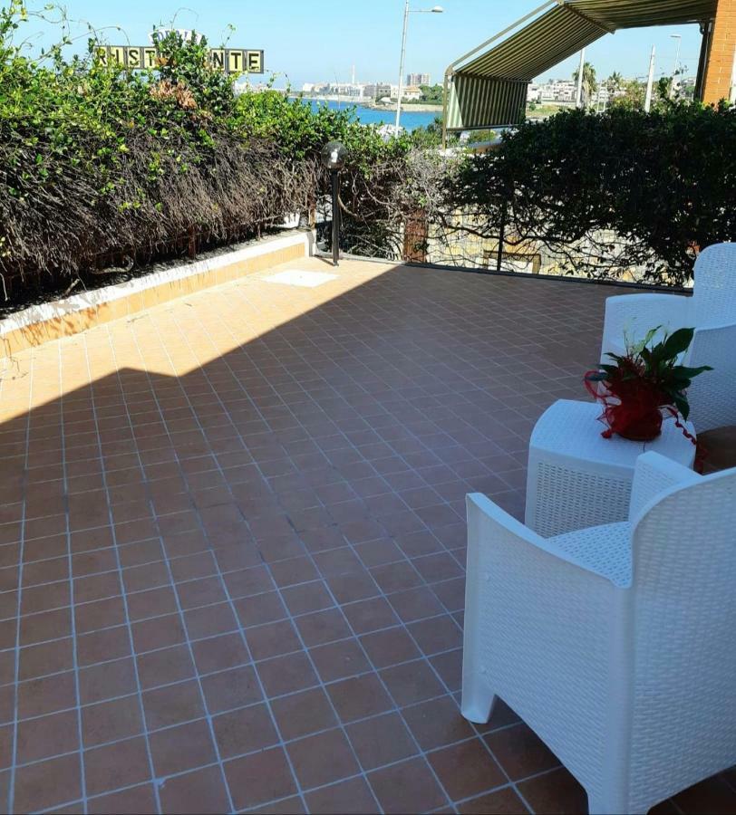 Guest House Al Mare Чивитавекия Екстериор снимка