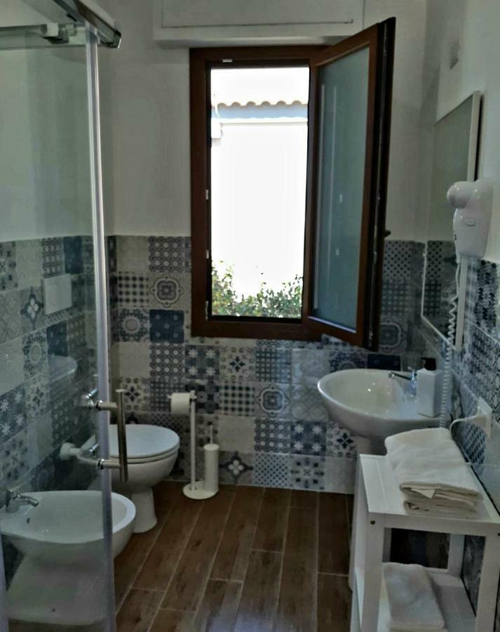 Guest House Al Mare Чивитавекия Екстериор снимка